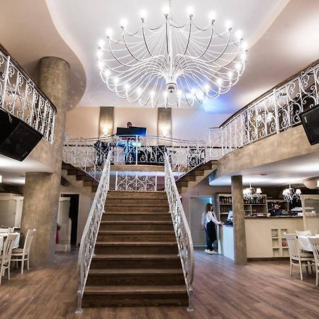 Hotel Victoria 파나규리슈테 외부 사진