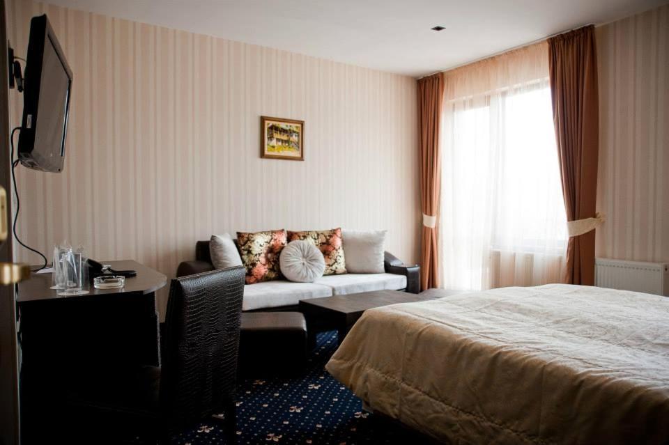 Hotel Victoria 파나규리슈테 외부 사진